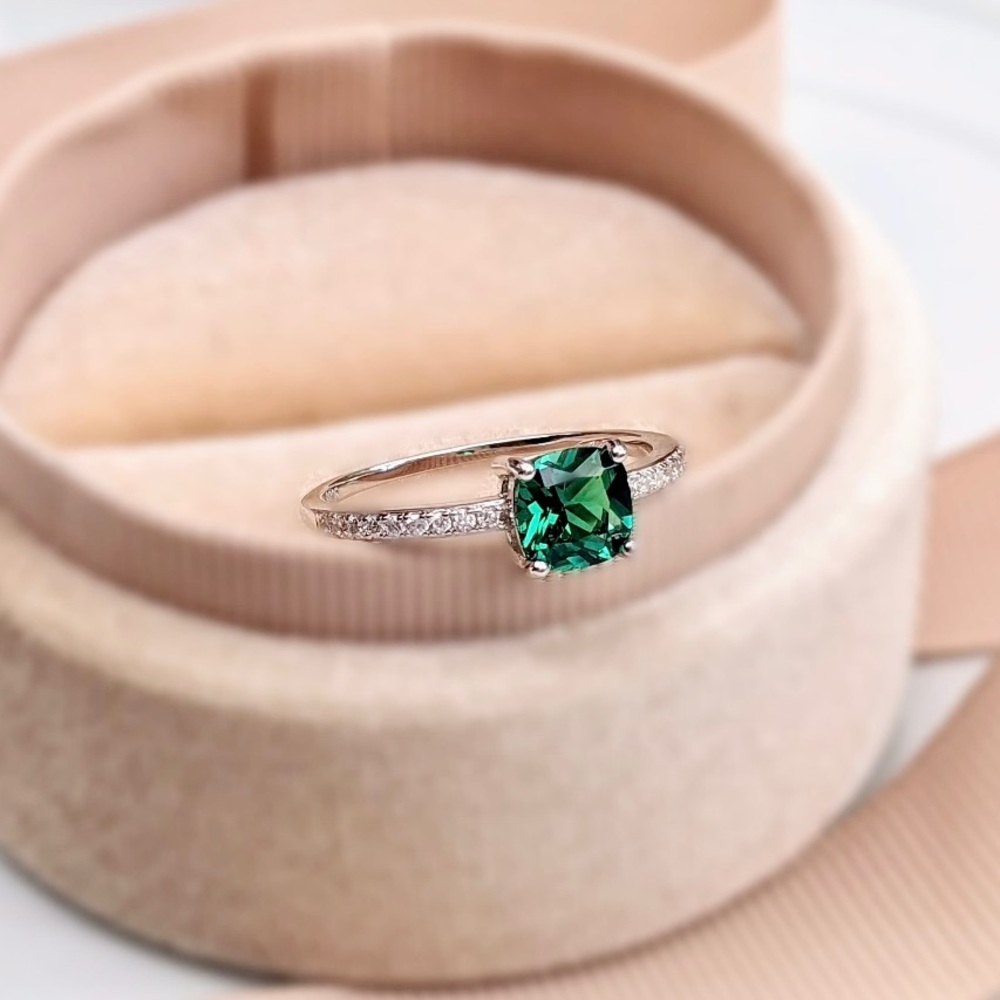 Cushion Cut Emerald 925 Sterling Silver Ring